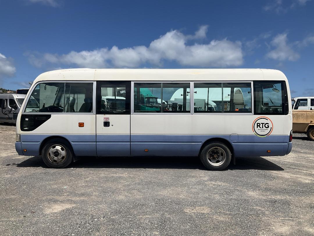 Photo '6' of Toyota Coaster Bus