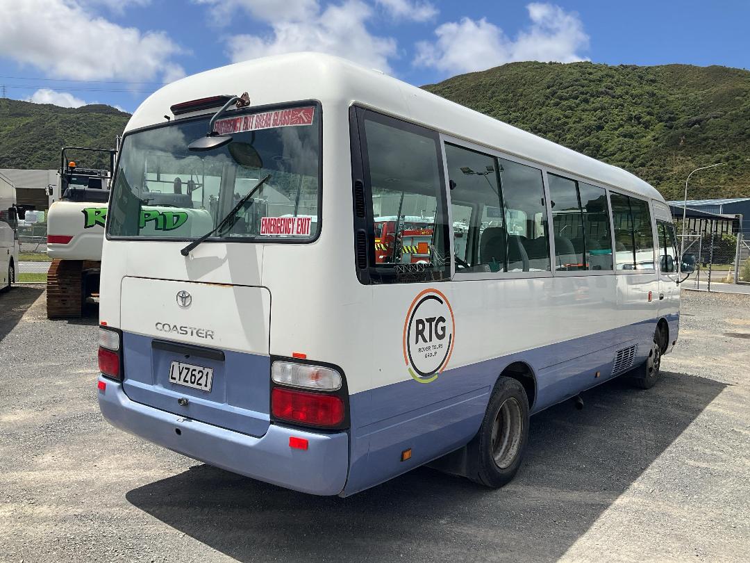 Photo '3' of Toyota Coaster Bus