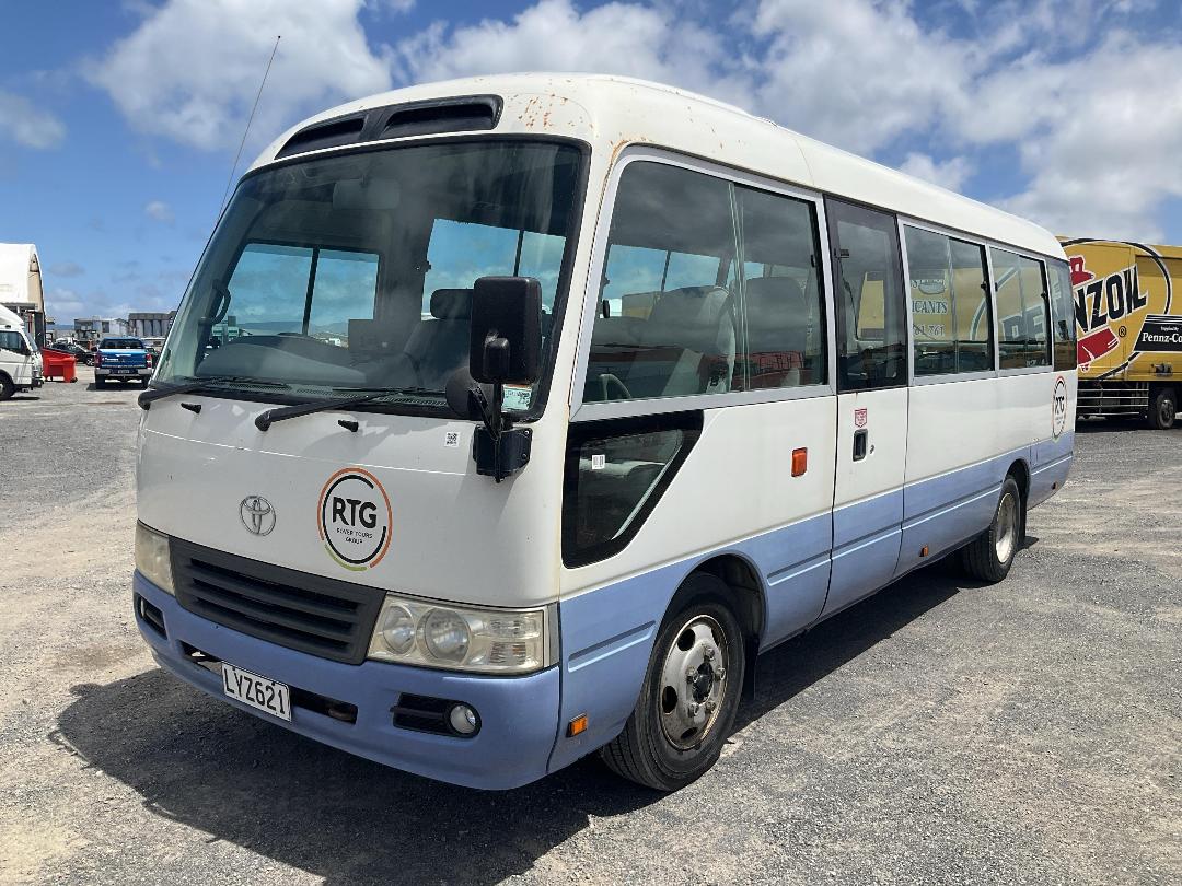 Photo '7' of Toyota Coaster Bus