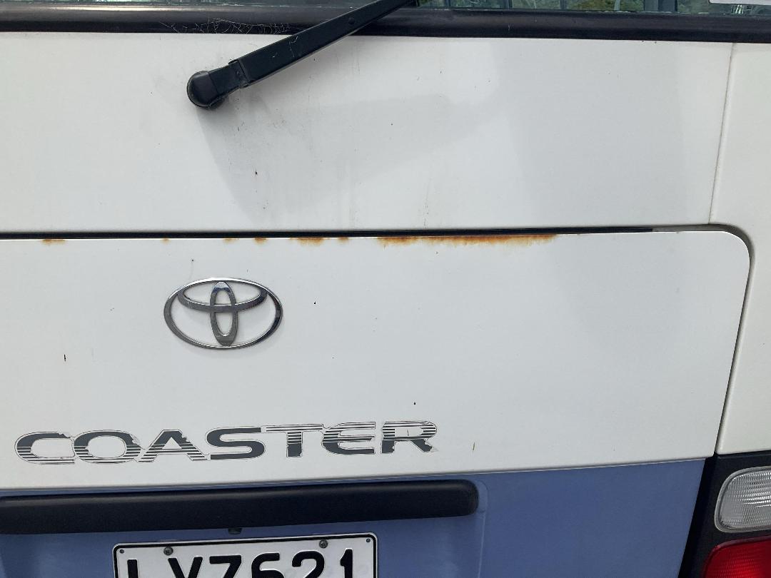 Photo '15' of Toyota Coaster Bus