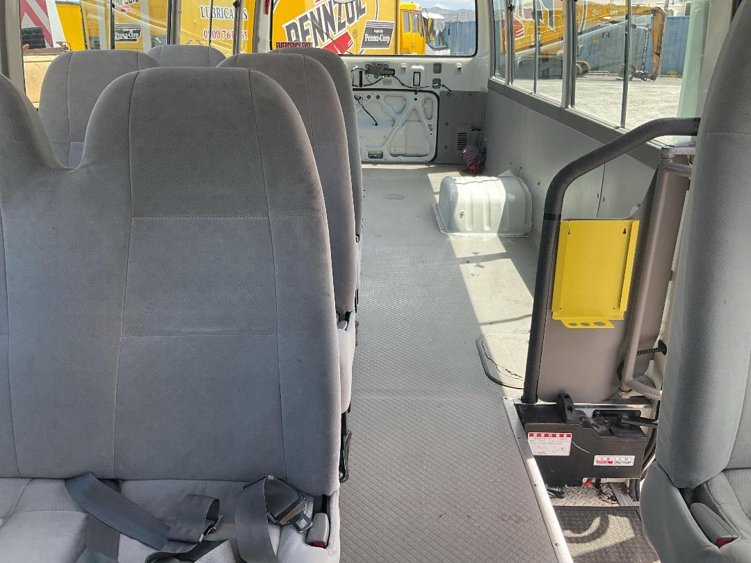 Photo '18' of Toyota Coaster Bus