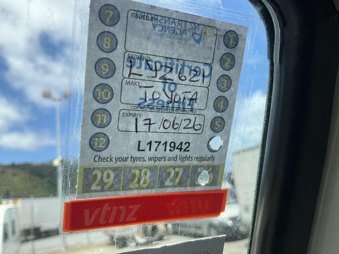 Photo '26' of Toyota Coaster Bus