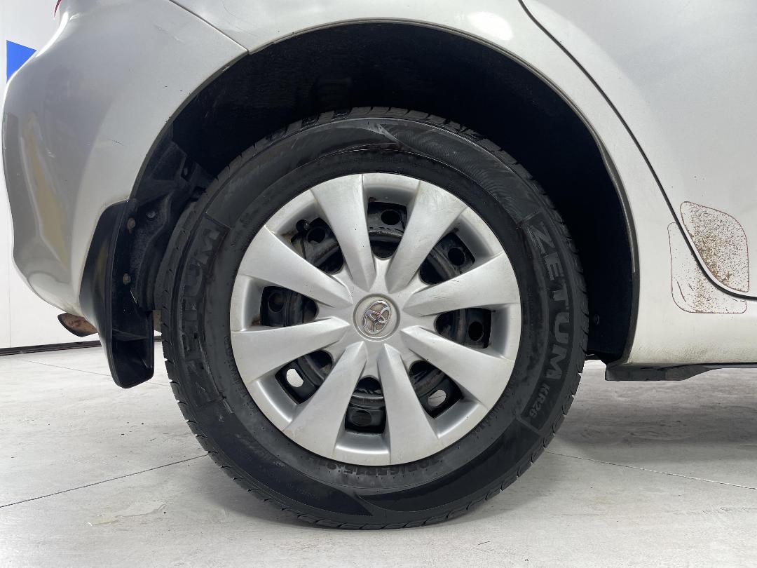 Photo '8' of Toyota Corolla GX Photo '8' of Toyota Corolla GX