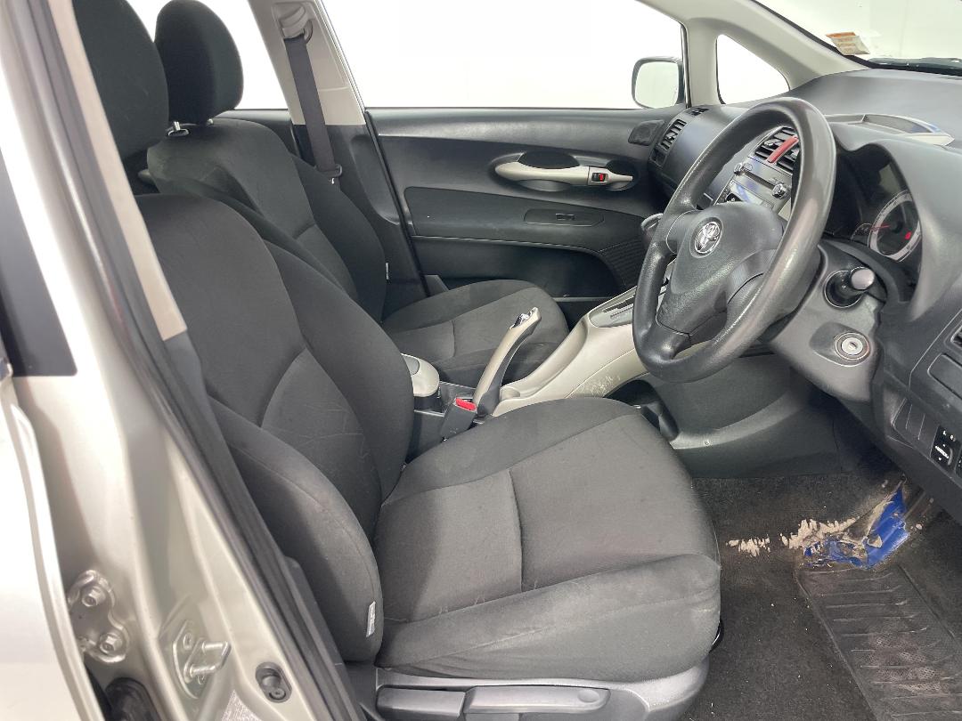 Photo '14' of Toyota Corolla GX Photo '14' of Toyota Corolla GX