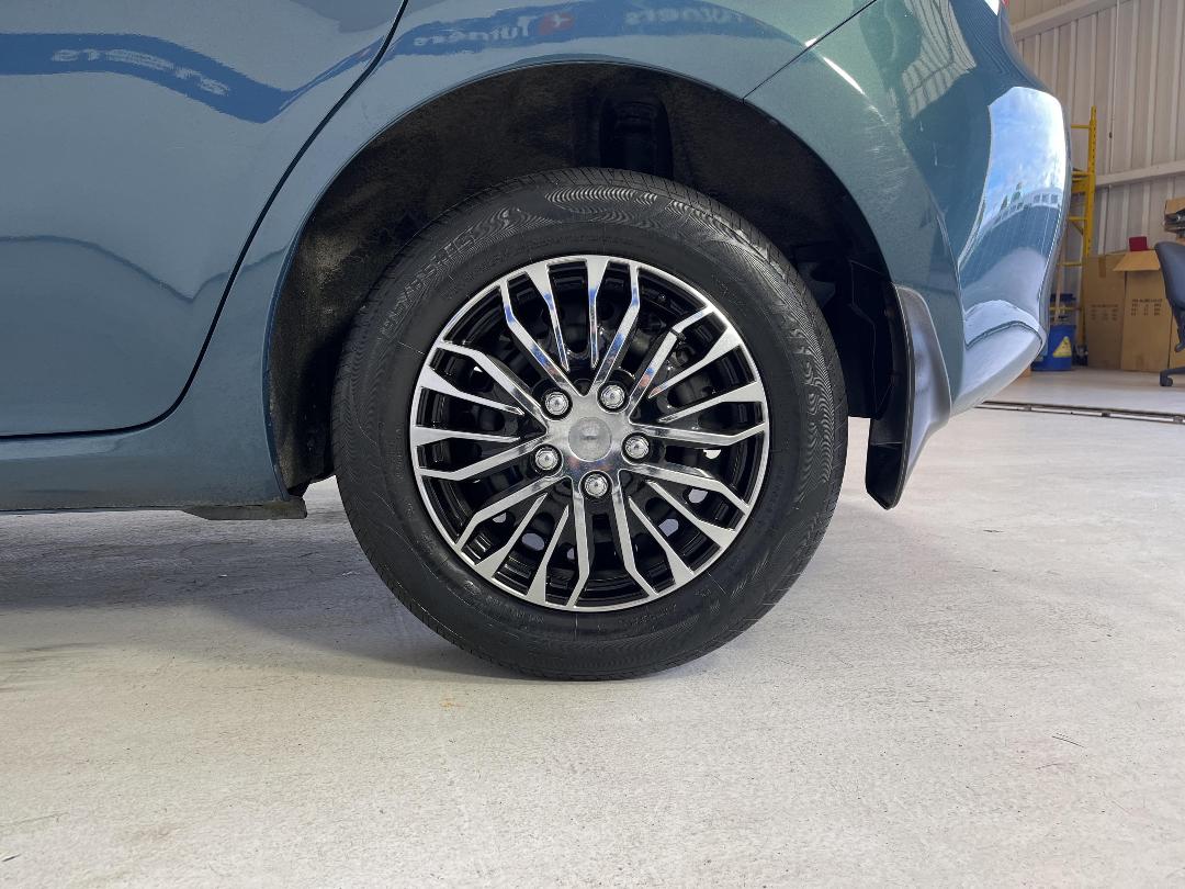 Photo '11' of Toyota Corolla