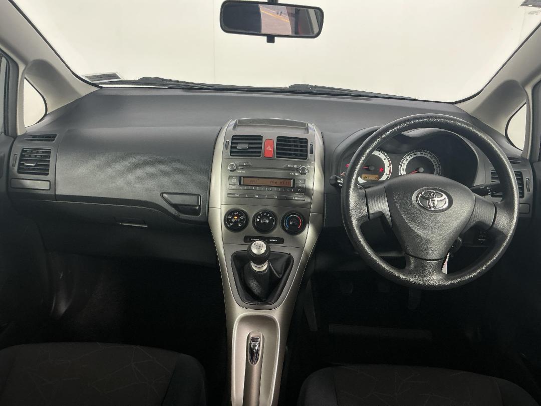 Photo '17' of Toyota Corolla