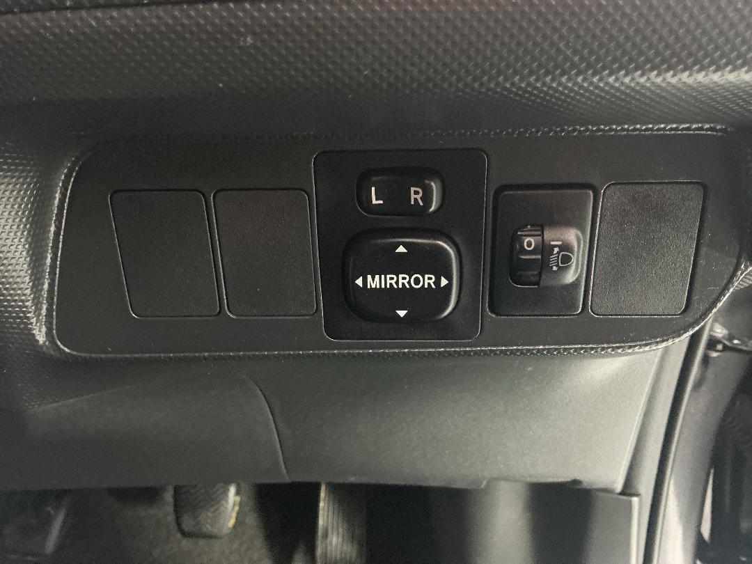 Photo '24' of Toyota Corolla