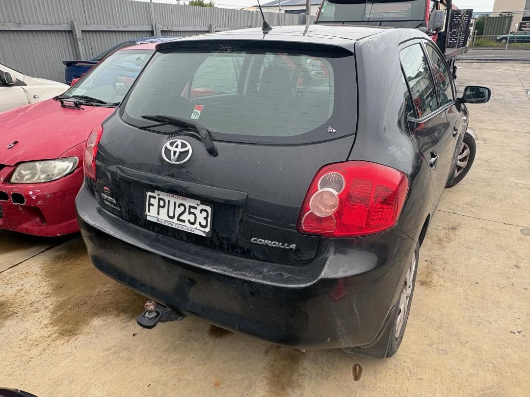 Photo '4' of Toyota Corolla GX Photo '4' of Toyota Corolla GX