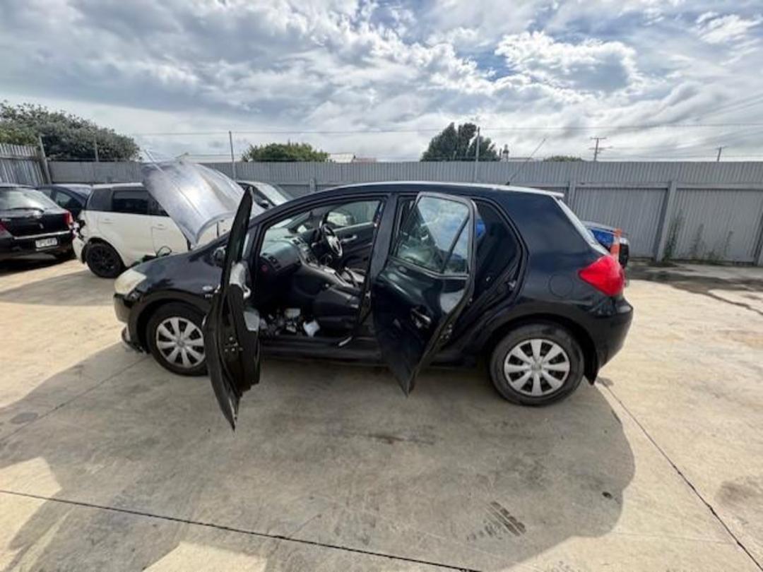 Photo '7' of Toyota Corolla GX Photo '7' of Toyota Corolla GX