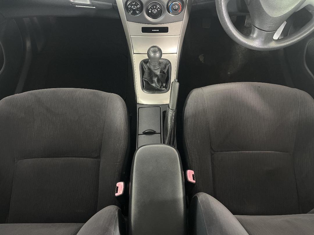 Photo '18' of Toyota Corolla Photo '18' of Toyota Corolla