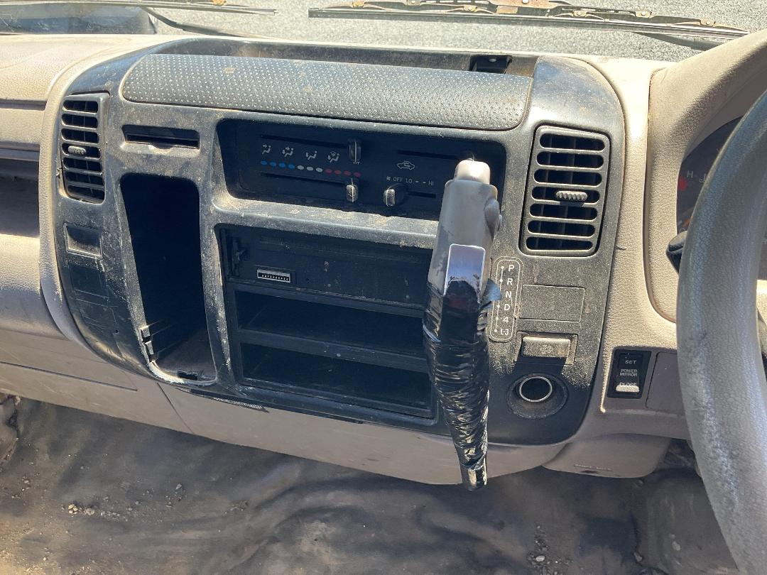 Photo '18' of Toyota Dyna Flat Deck