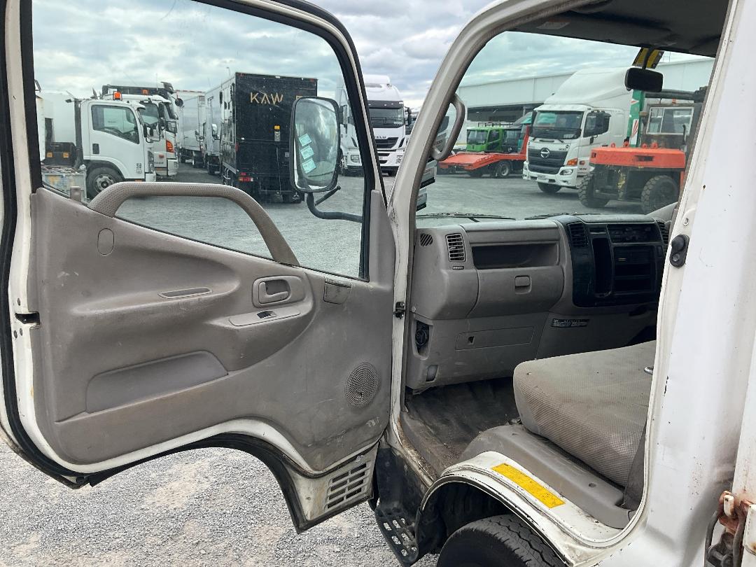 Photo '21' of Toyota Dyna Flat Deck