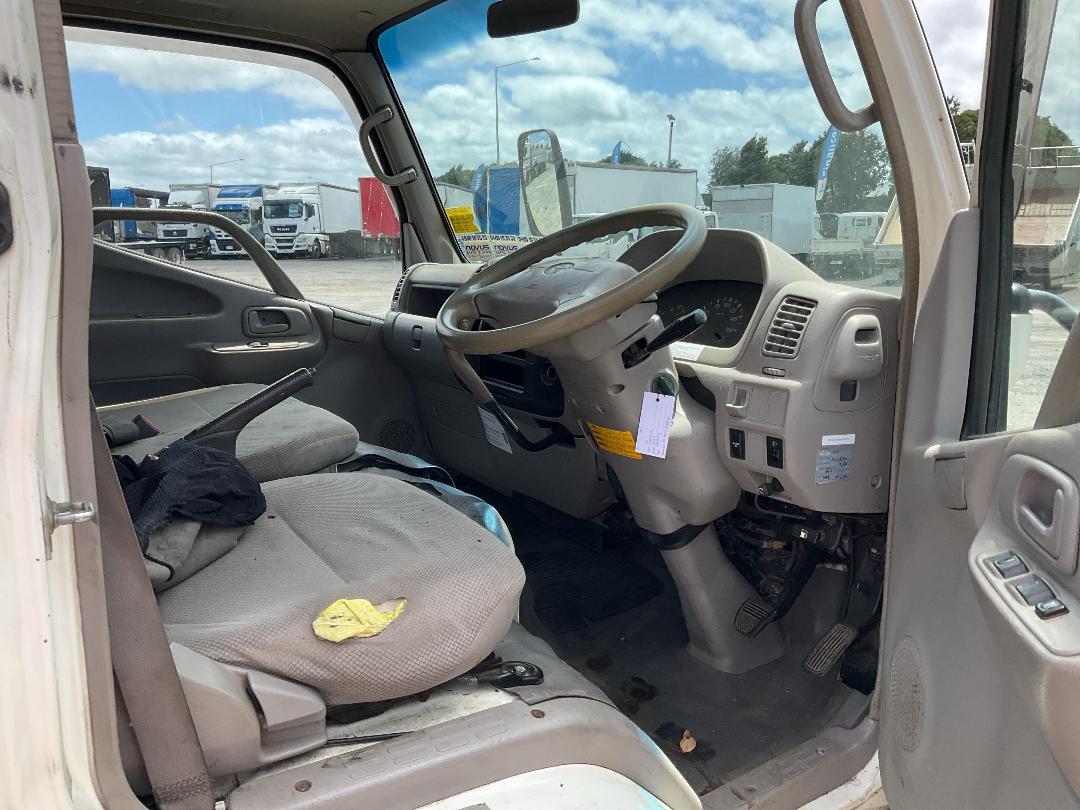 Photo '11' of Toyota Dyna BDG Van