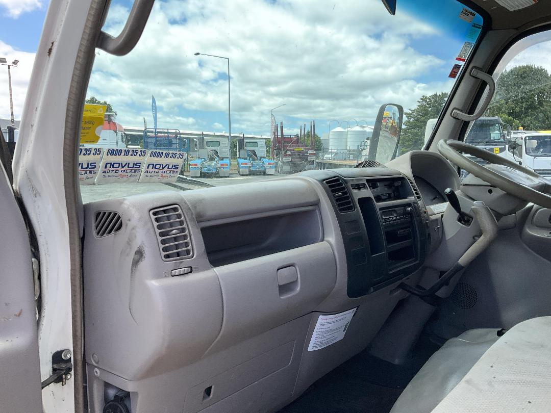 Photo '14' of Toyota Dyna BDG Van