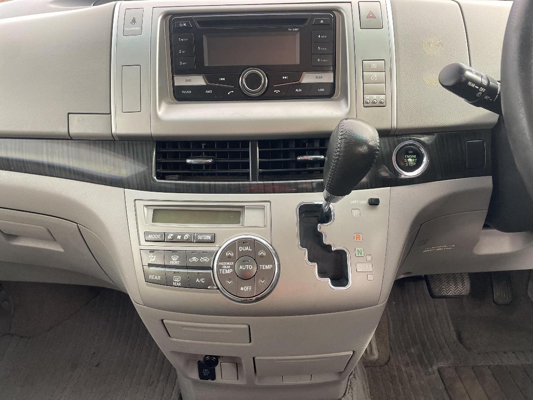 Photo '18' of Toyota Estima