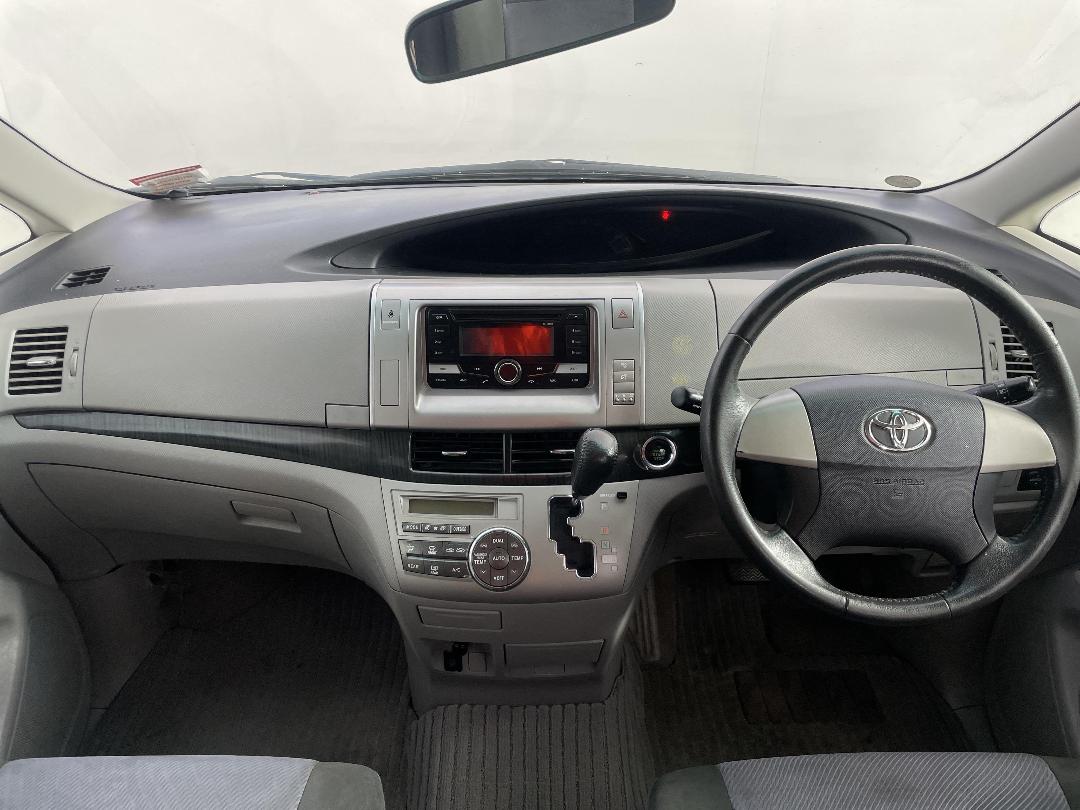 Photo '17' of Toyota Estima