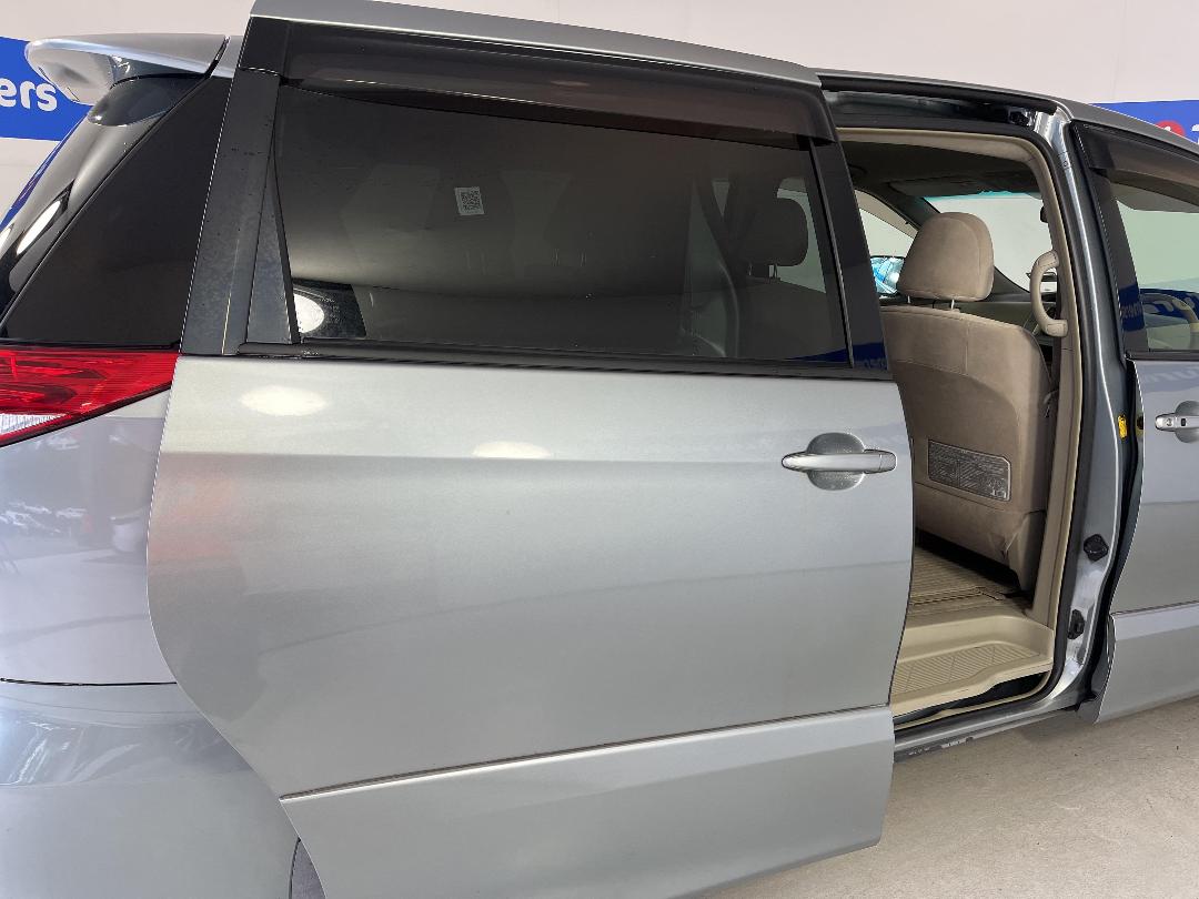 Photo '19' of Toyota Estima