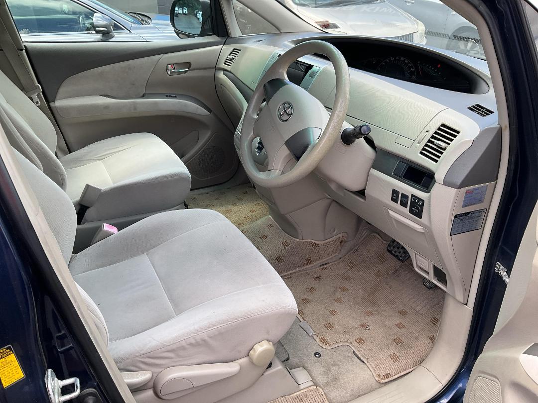 Photo '9' of Toyota Estima Photo '9' of Toyota Estima