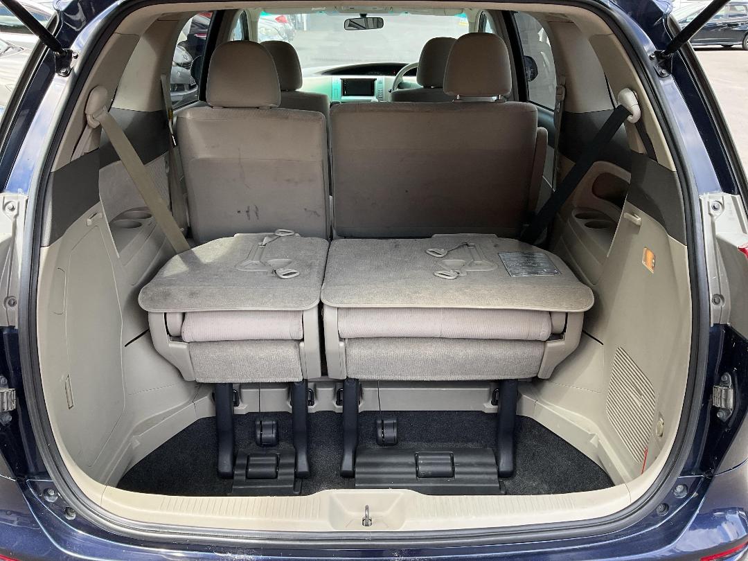 Photo '8' of Toyota Estima Photo '8' of Toyota Estima