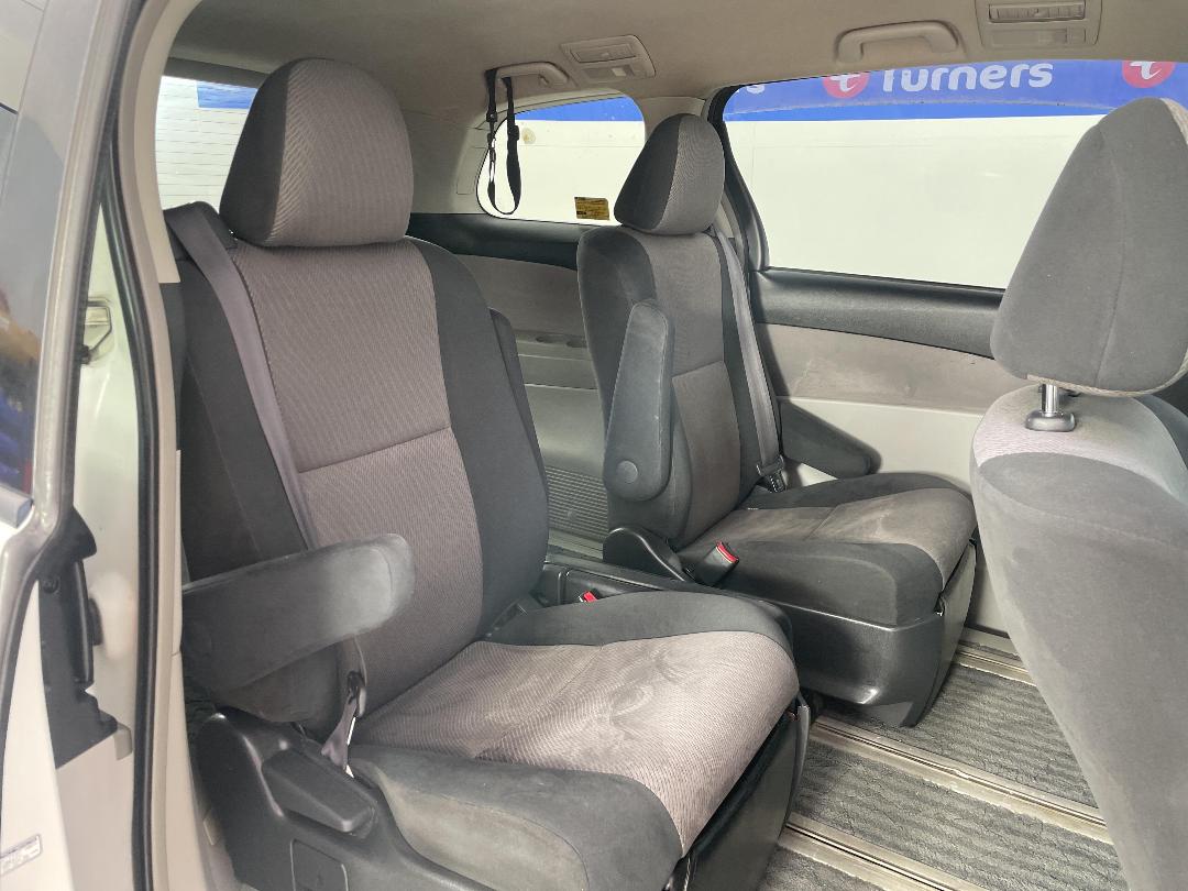 Photo '20' of Toyota Estima Photo '20' of Toyota Estima