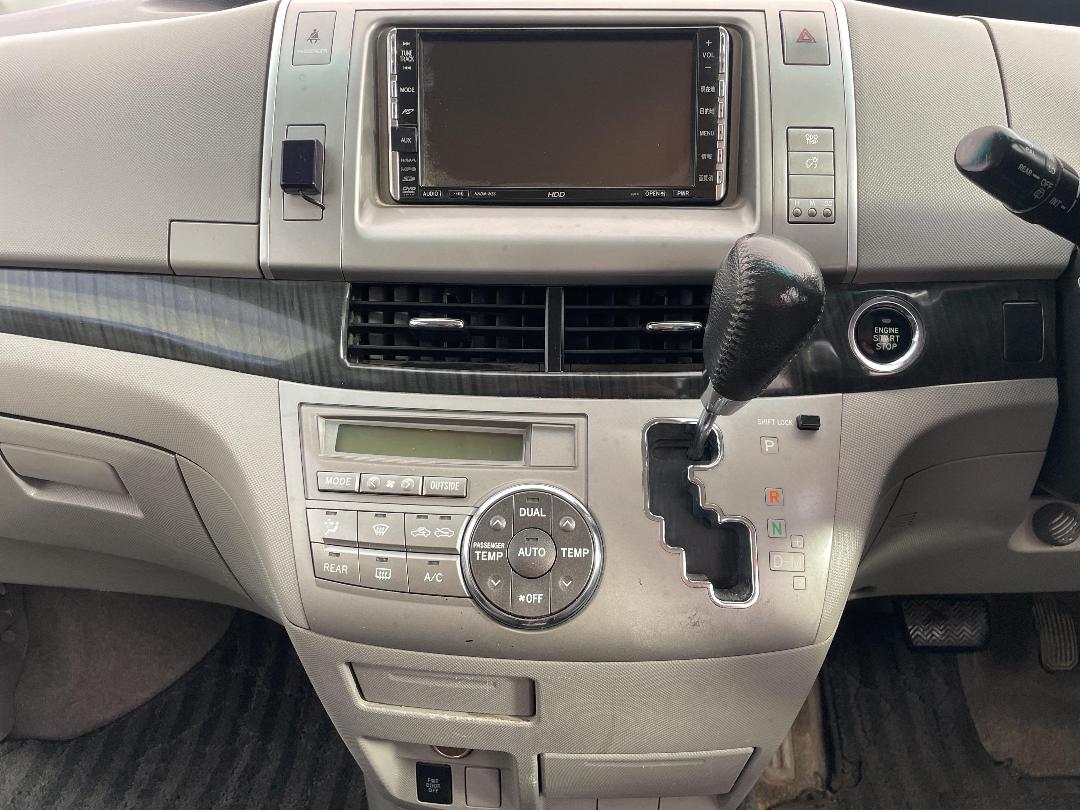 Photo '18' of Toyota Estima Photo '18' of Toyota Estima