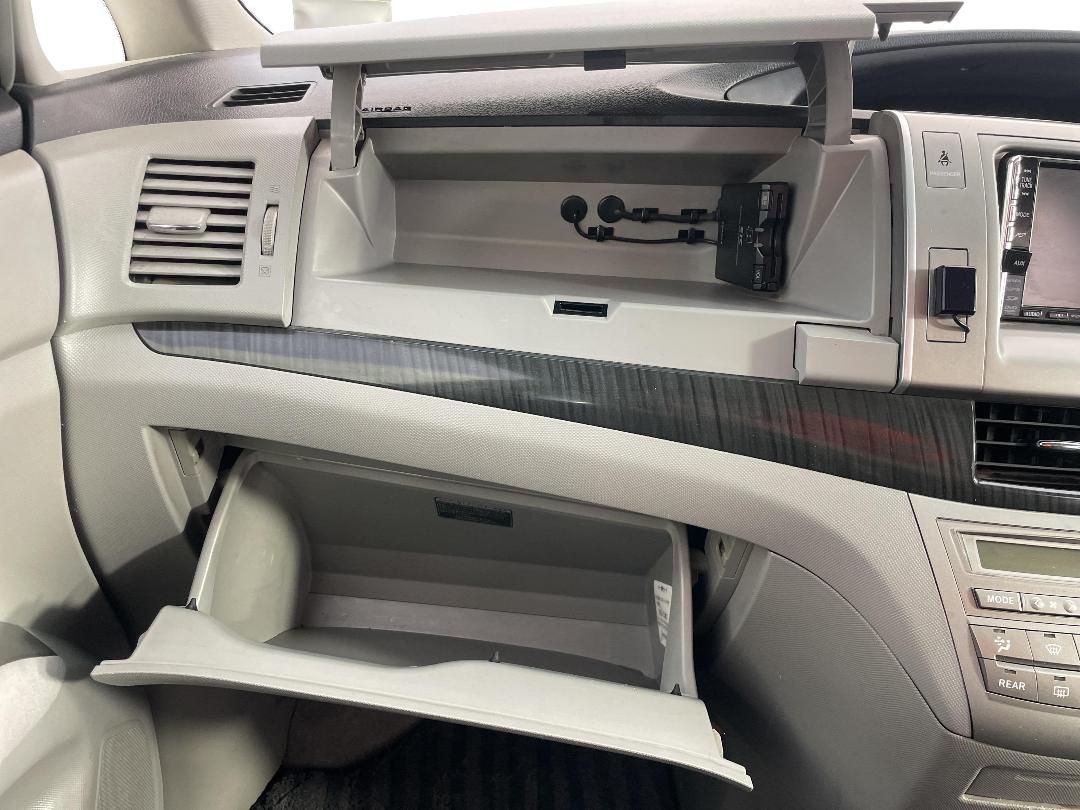 Photo '23' of Toyota Estima Photo '23' of Toyota Estima