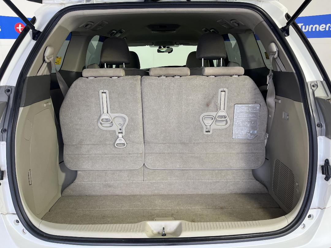 Photo '14' of Toyota Estima