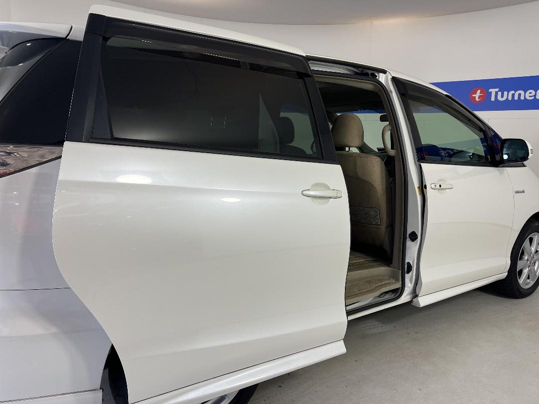 Photo '19' of Toyota Estima