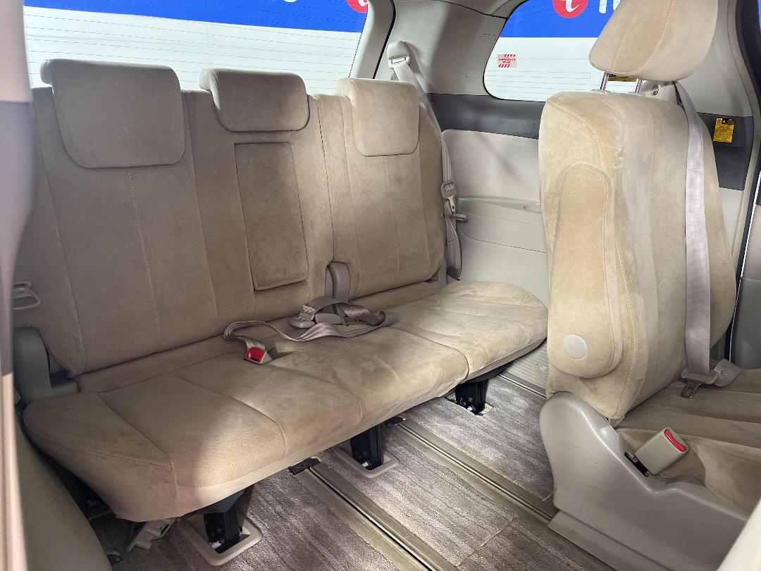 Photo '23' of Toyota Estima