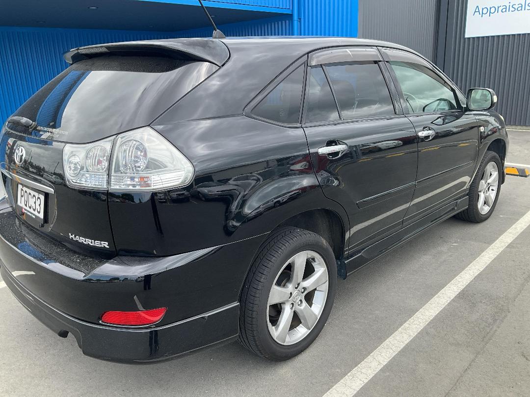 Photo '5' of Toyota Harrier Photo '5' of Toyota Harrier