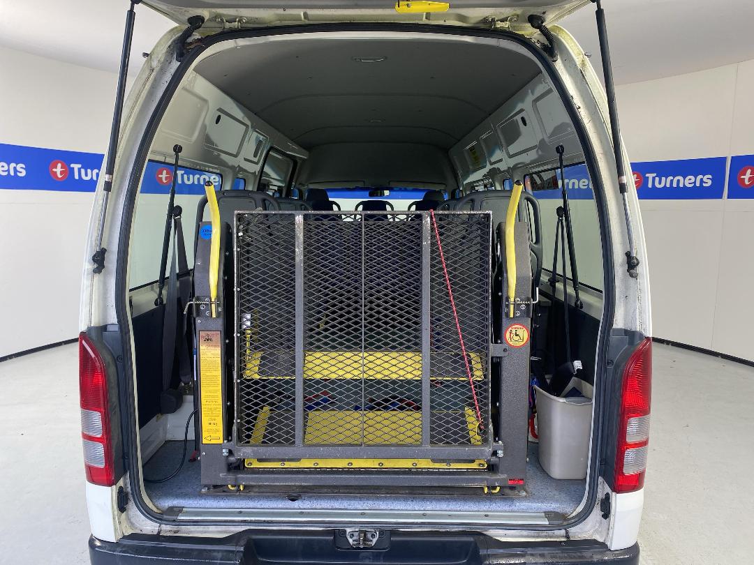 Photo '14' of Toyota Hiace