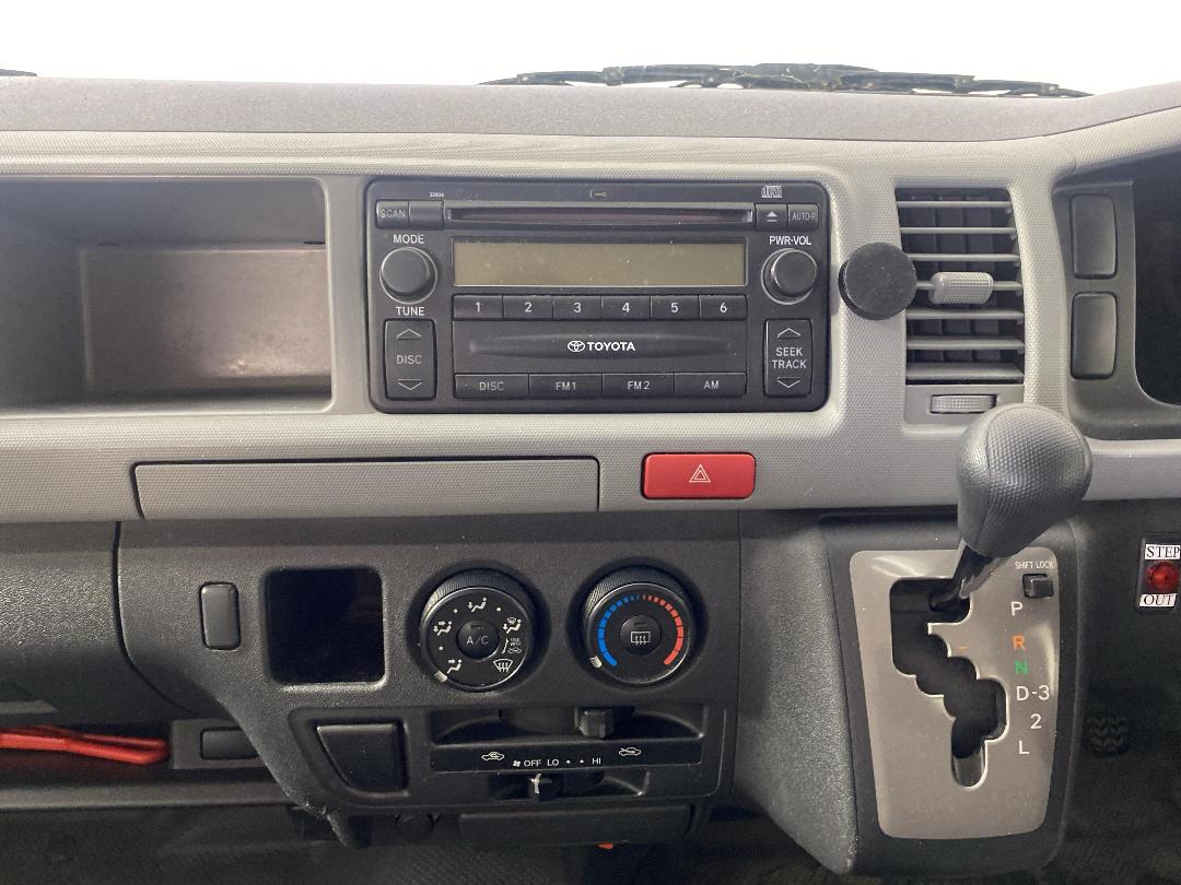 Photo '18' of Toyota Hiace