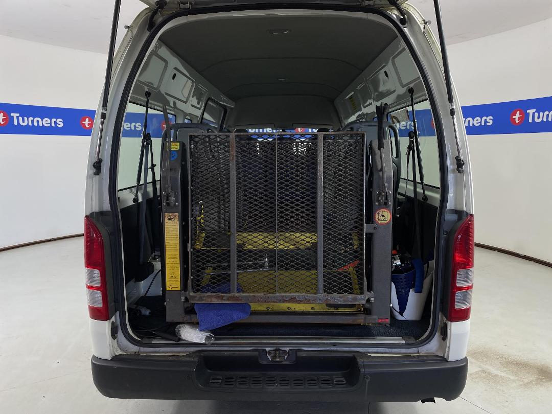 Photo '14' of Toyota Hiace