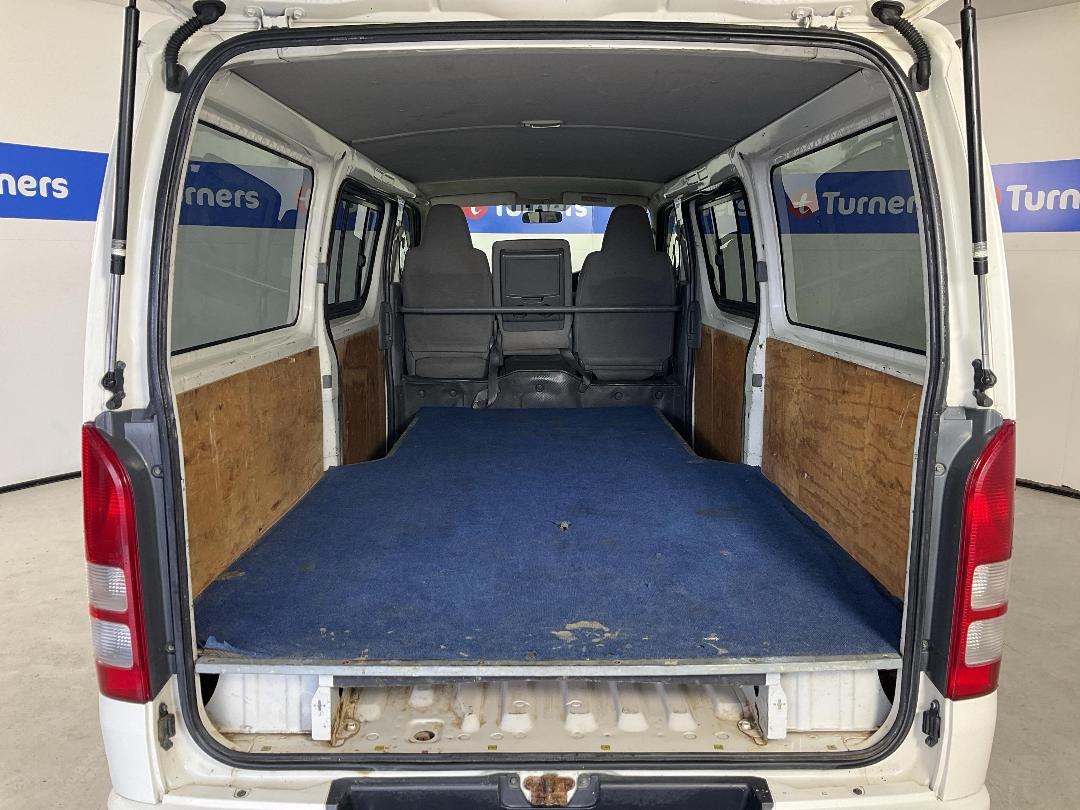 Photo '14' of Toyota Hiace