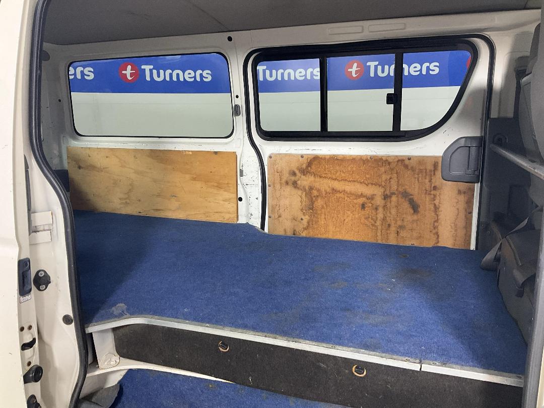 Photo '20' of Toyota Hiace