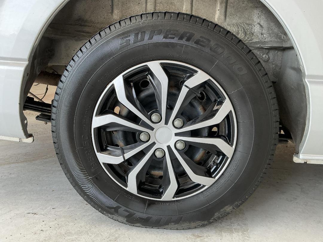 Photo '12' of Toyota Hiace