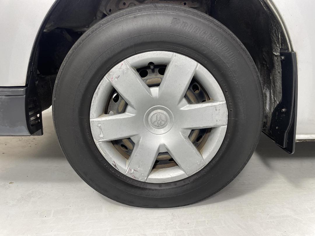 Photo '10' of Toyota Hiace