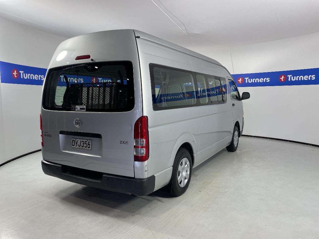 Photo '7' of Toyota Hiace