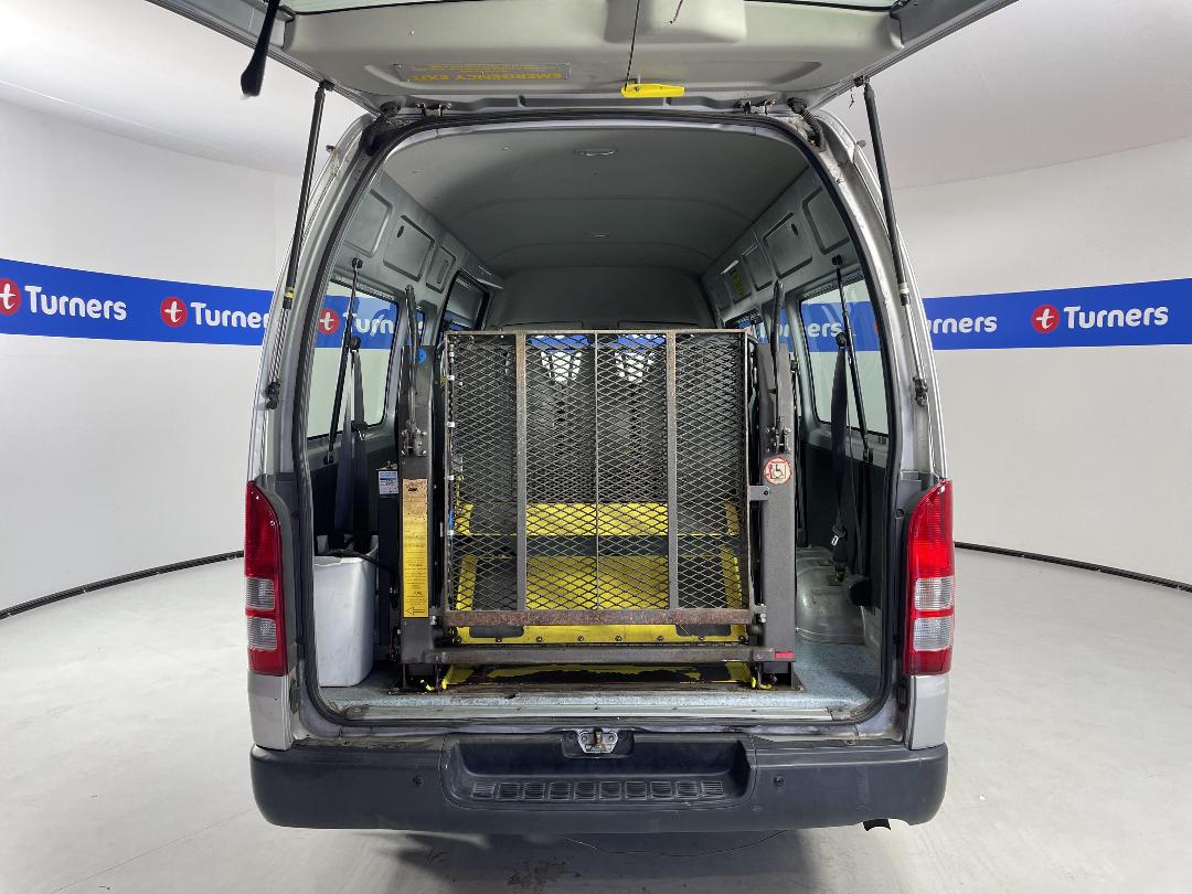 Photo '14' of Toyota Hiace