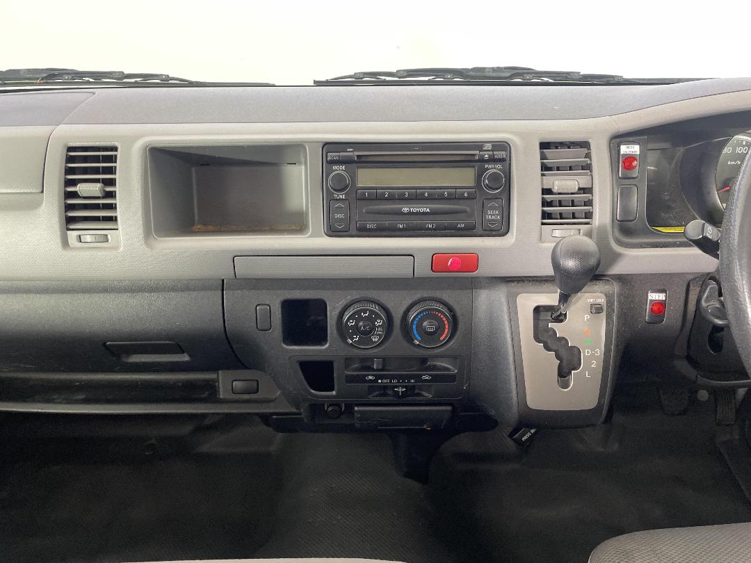 Photo '18' of Toyota Hiace