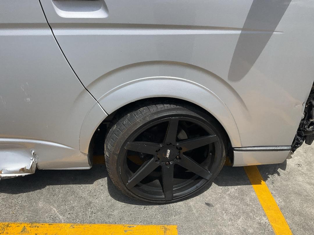 Photo '17' of Toyota Hiace Photo '17' of Toyota Hiace