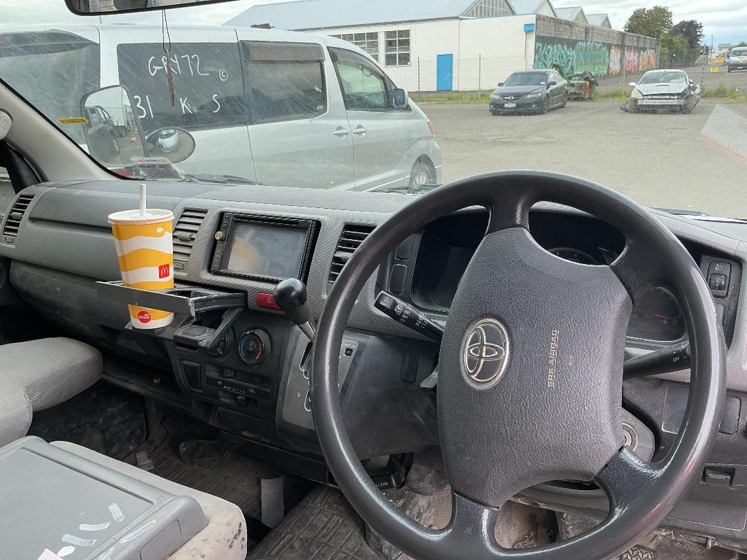 Photo '13' of Toyota Hiace Photo '13' of Toyota Hiace