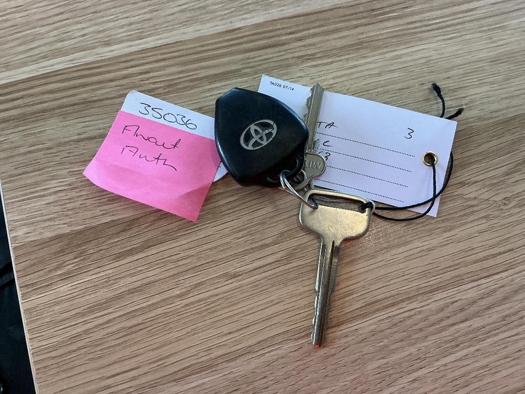 Photo '12' of Toyota Hiace Photo '12' of Toyota Hiace