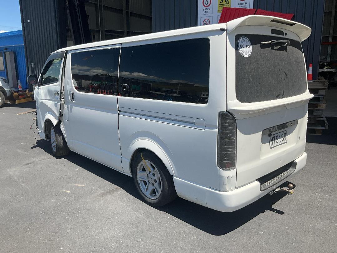Photo '3' of Toyota Hiace T ZL Photo '3' of Toyota Hiace T ZL