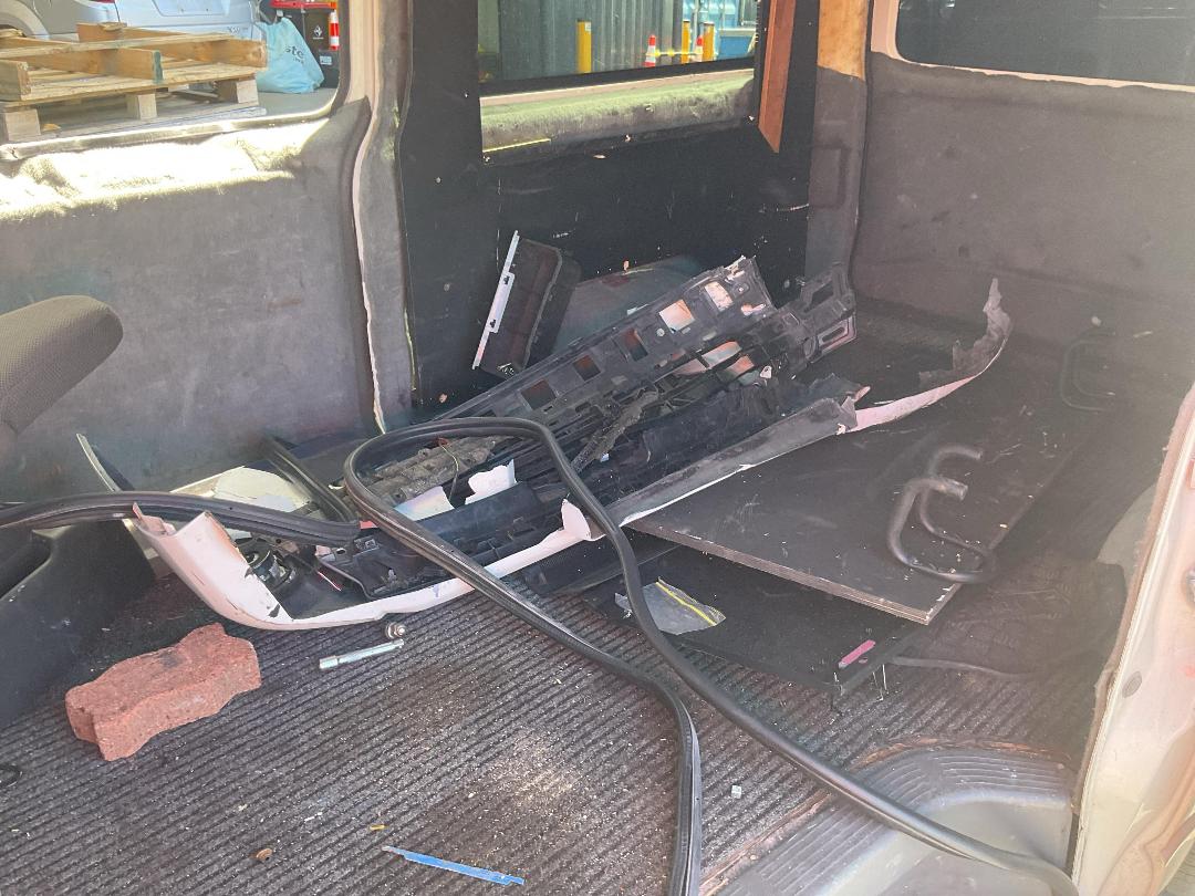 Photo '17' of Toyota Hiace T ZL Photo '17' of Toyota Hiace T ZL