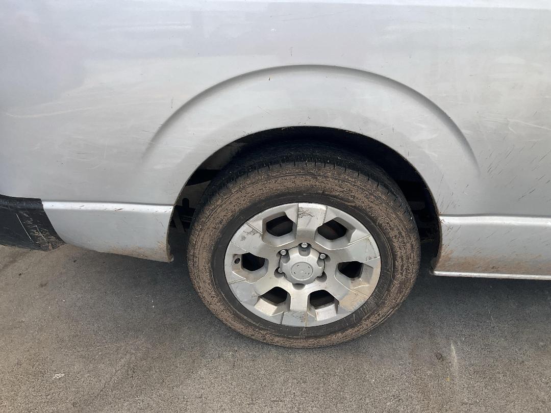 Photo '17' of Toyota Hiace Photo '17' of Toyota Hiace