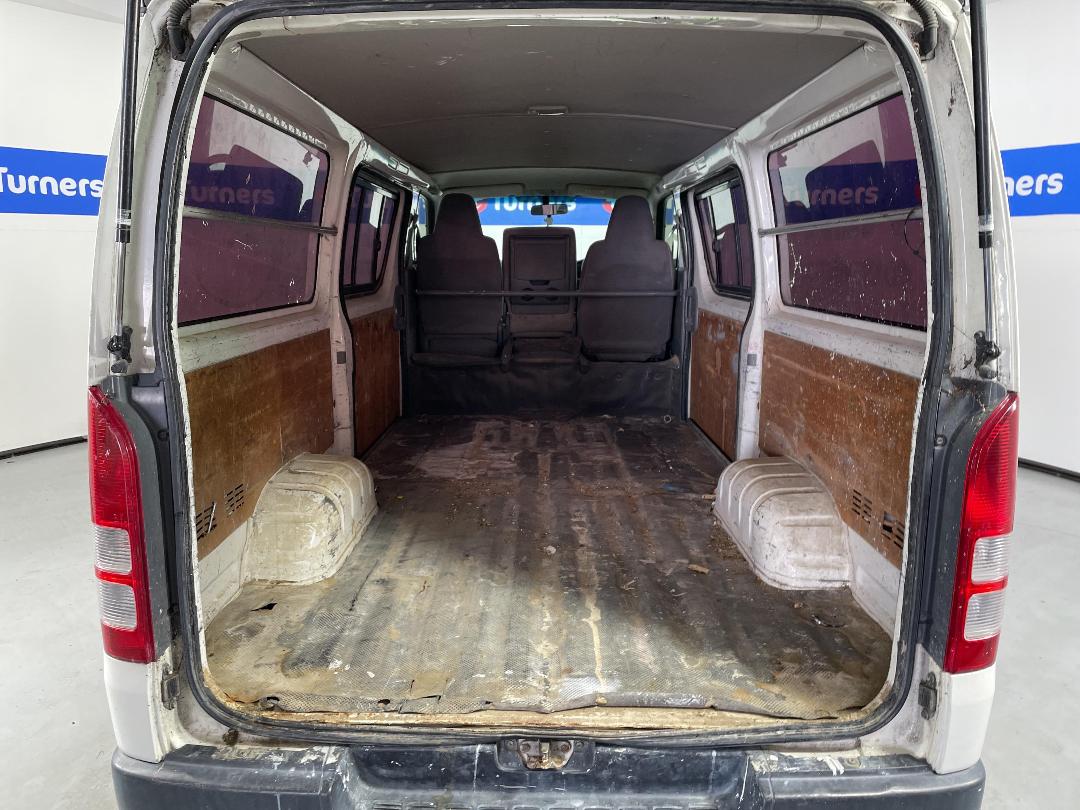 Photo '14' of Toyota Hiace Photo '14' of Toyota Hiace