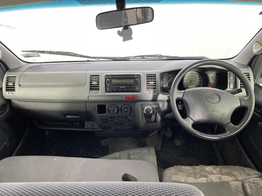 Photo '17' of Toyota Hiace Photo '17' of Toyota Hiace