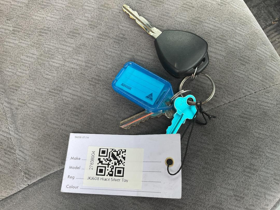 Photo '12' of Toyota Hiace