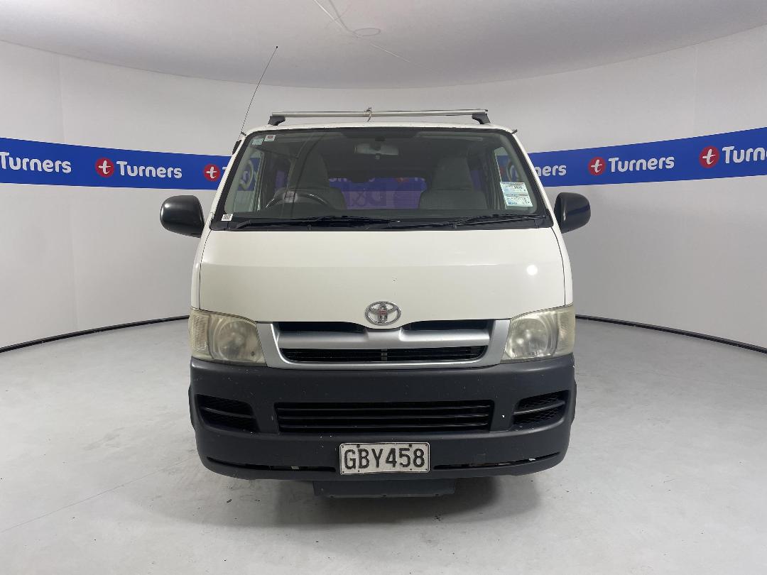 Photo '2' of Toyota Hiace